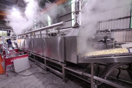 4. Steamer Tiga Dimensi